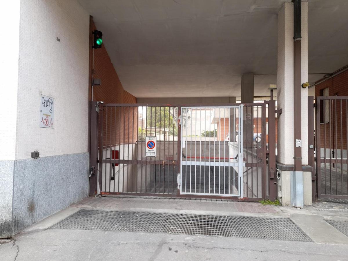 Appartamento Centrale Con Garage アスティ エクステリア 写真
