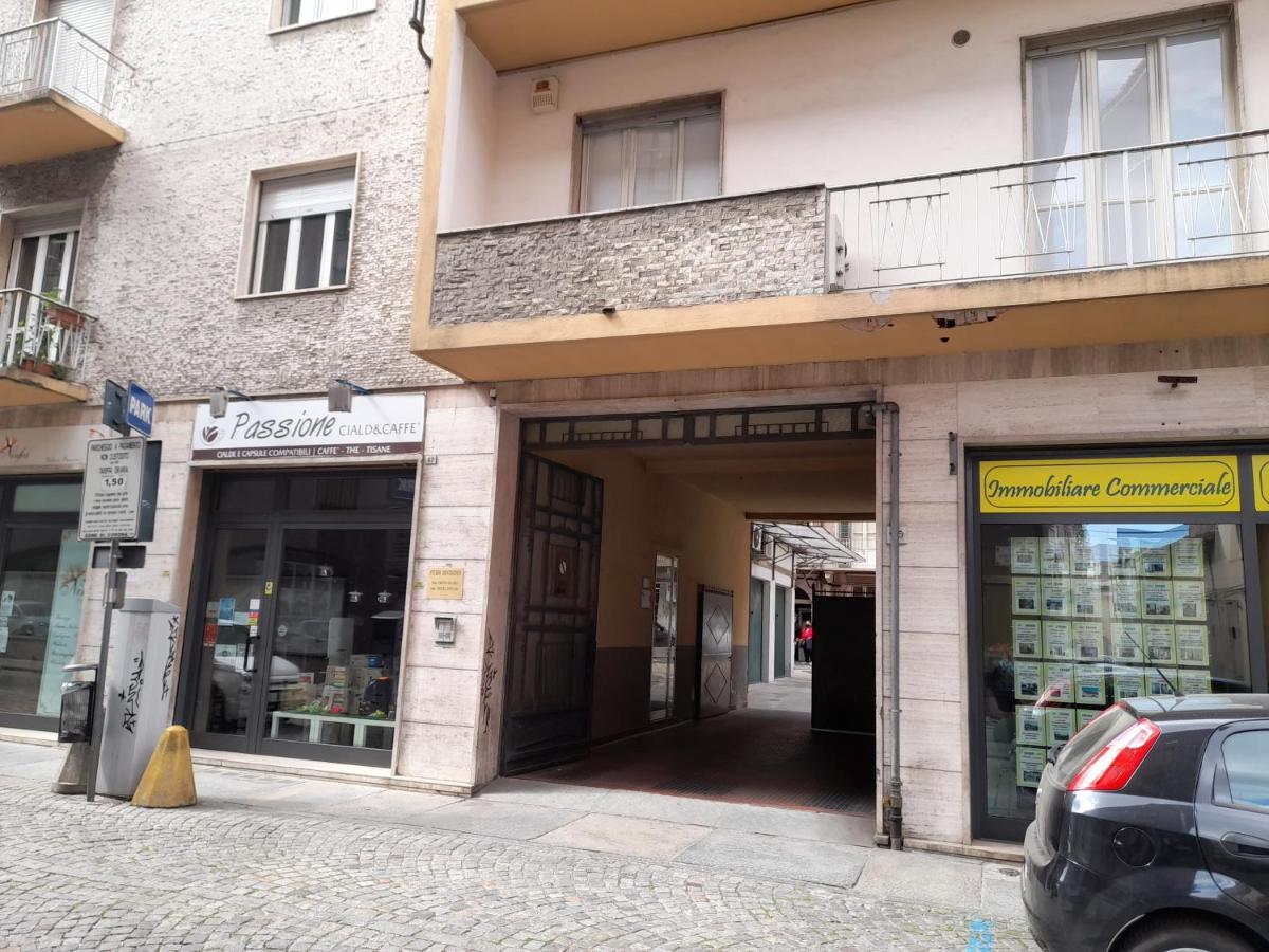 Appartamento Centrale Con Garage アスティ エクステリア 写真